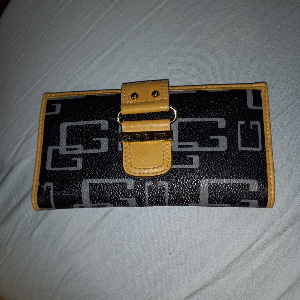 Ladies GUESS wallet